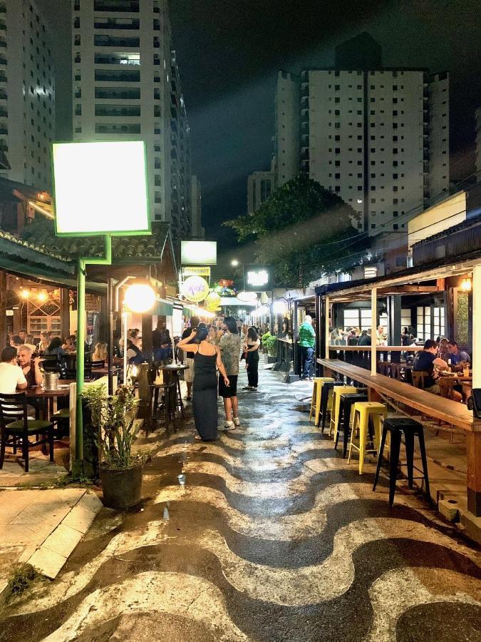 811 Pitangueiras - Edificio Bandeirantes - Com Estacionamento Incluido * Guarujá
